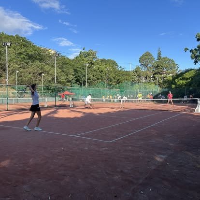 Cours sur les courts du Mont-Coffyn